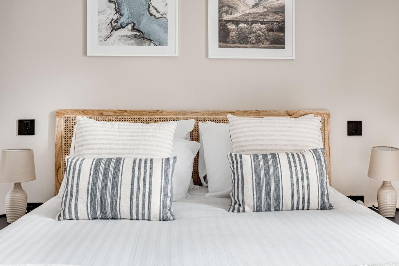 Charming 1 Bedroom Apt , Town Centre, Wifi, Free Parking By Tent Serviced Apartments Staines-upon-Thames Bagian luar foto